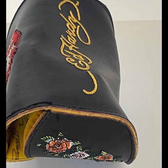 Ed Hardy Black and Red Sunglasses with Floral Case - Picture 16 of 16